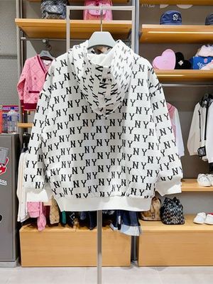 全球視野下的服裝市場 實拍圖庫如何賦能服裝零售與批發